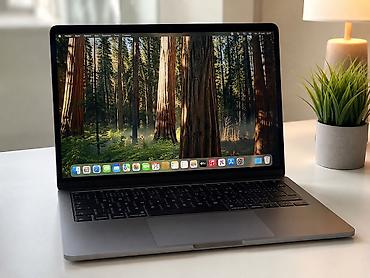 apple studio: MacBook Air 13 M3 (2024) • Процессор Apple M3 • Оперативная память: 8 — 1