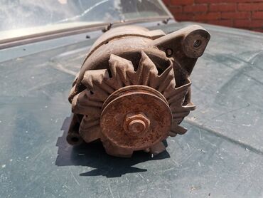 Auto delovi: Alternator Lada 21214i Niva br.3. Polovan, očuvan. Skinut sa — 2