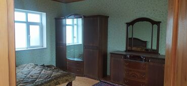 Bağ evlərinin satışı: Bakı, Nardaran qəs., 4 kv. m, 4 otaqlı, Hovuzlu, Su, İşıq, Artezian quyusu — 4