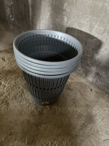 Tərəvəz doğrayanlar: Plastik drenajlı saxlama/süzgəc vedrələri (daşına bilən, yığıla bilən