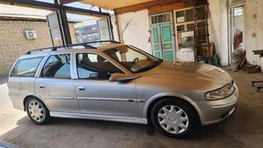 Opel: Opel Vectra: 2001 г., 1.8 л, Механика, Бензин, Универсал