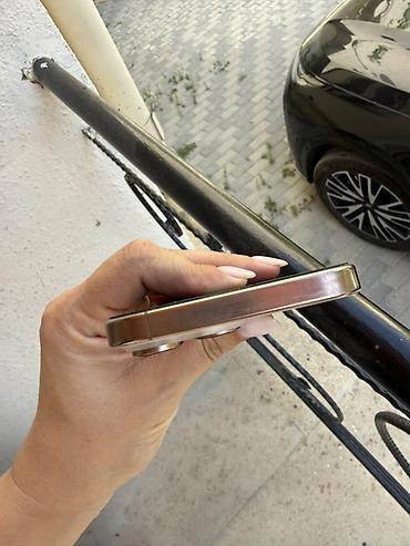 ups 2000 w: IPhone 16 Pro Max, Qızılı, Face ID — 3