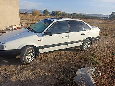 Volkswagen Passat: 1989 г., 1.8 л, Механика, Бензин, Седан