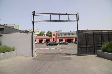Digər kommersiya daşınmaz əmlakı: Nərimamov rayonu ziya buyadovda 300kv sahəsi olan servis icareye — 4
