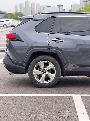 rav 4 2025: Toyota RAV4: 2020 г., Гибрид, Кроссовер — 6