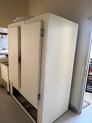 Sənaye tipli iki qapılı soyuducu kamera - Tip: şkaf tipli, iki