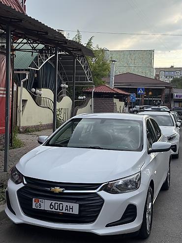 кобальт: Chevrolet Onix: 2020 г., 1 л, Автомат, Бензин, Седан — 1