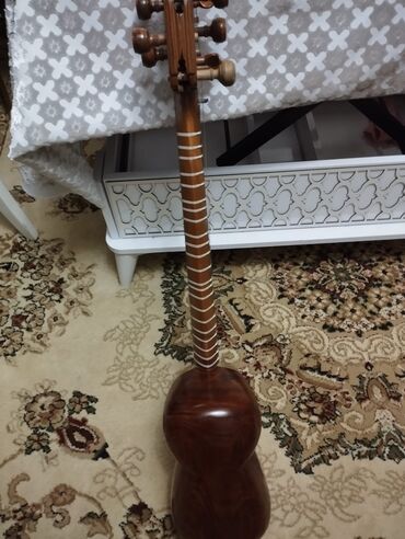 Akkordeonlar: Təcili tar satılır. Əla vəziyyətdədir heç bir problemi yoxdur. Şinləri