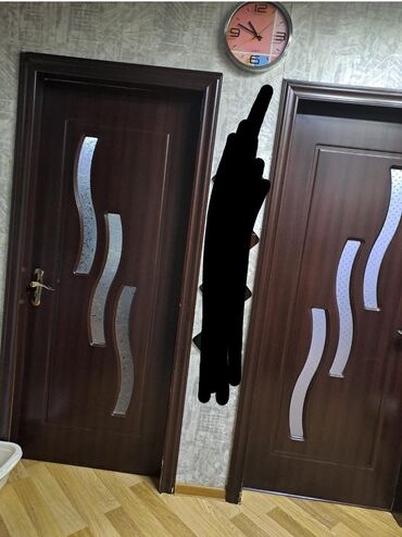 Maye divar kağızları: İşlənmiş Otaq qapısı Plintus ilə, Zəmanətsiz, Ünvandan götürmə