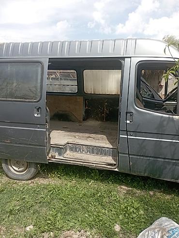 люки крыши спринтер: Ford Transit: 1993 г., 2 л, Бензин, Фургон — 4