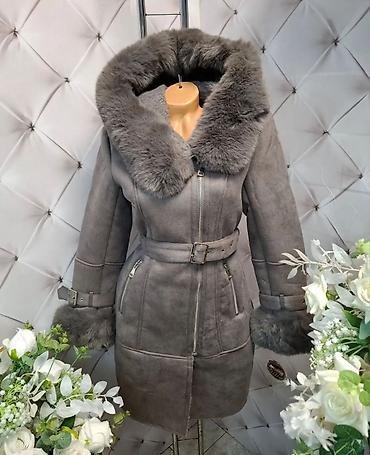 obim: ❤️❤️ Montoni i kaputi po 7400 din Elegantni ženski montoni i kaputi — 7