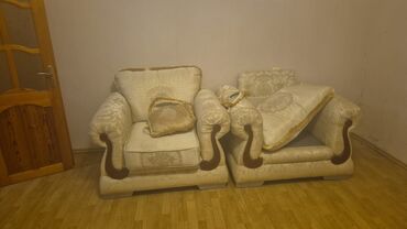 künc divan ikinci el: Divan, İşlənmiş, Açılan, Bazalı, Çatdırılma yoxdur