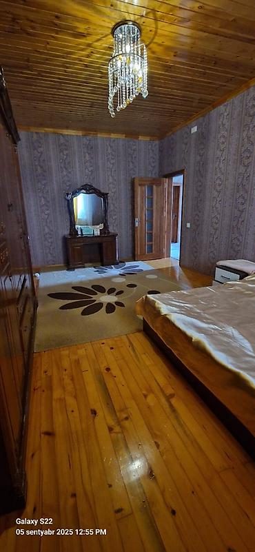 Həyət evləri və villaların satışı: Satılır: həyət evi və əlavə tikili - İki mərtəbəli ağ rəngli həyət — 30