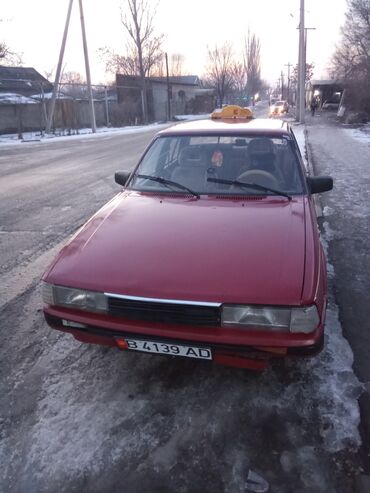 Mazda: Mazda 626: 1986 г., 1.8 л, Механика, Бензин, Седан