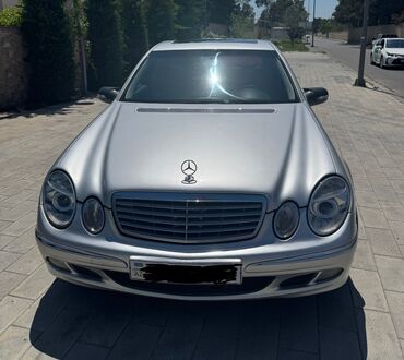 Mercedes-Benz: Mercedes-Benz E 270: 2.7 l | 2002 il Sedan