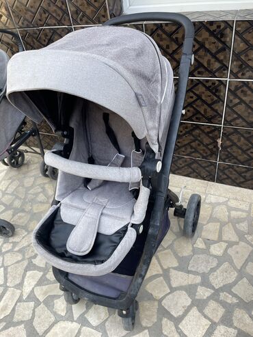 Коляска Babyton Urdan max в отличном состоянии. Складывается