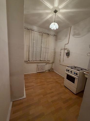 3 комнаты квартира: 3 комнаты, 61 м², 105 серия, 1 этаж, Старый ремонт — 1