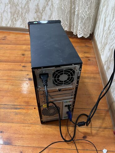 Otaqların günlük kirayəsi: Nexsus botbukk tam işlek geç bir broblemı yoxdu sadece zaryatka az — 8