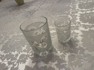 Digər süfrə aksesuarları: Süfrə üçün buz qabı stəkandan 2 dəfə böyük güldandan bir azca kiçik