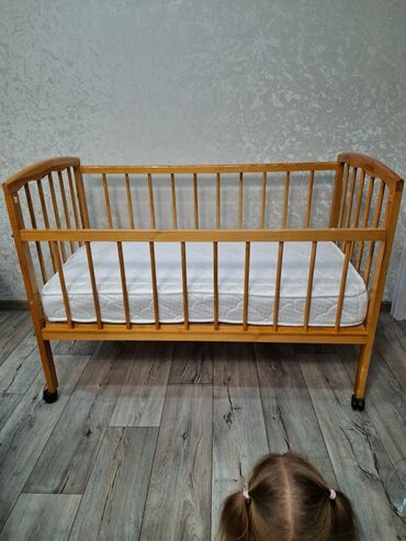 спальный гарнитур талас: Продаю детскую кровать. состояние идеальное. Матрас форплит фирмы Eura