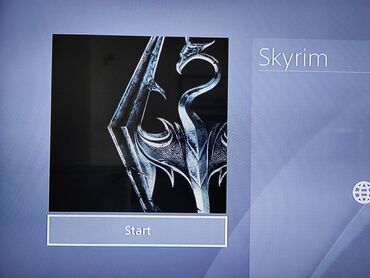 PS4 (Sony Playstation 4): Sony Playstation 4 PRO  od 1Tb, puna instaliranih igrica. Bela sa — 25