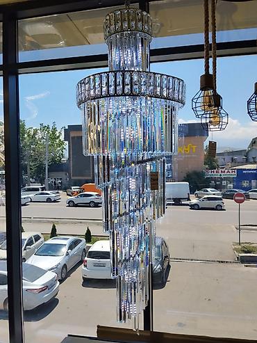 Каскадная хрустальная люстра с LED-подсветкой - Эффектный