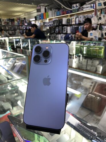 13 pro чехол: IPhone 13 Pro, Б/у, 256 ГБ, Голубой, Кабель, Защитное стекло, Чехол, 94 %