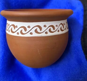 Digər dəstlər və servizlər: Saxsı qablar satılır.Pitiqabı,qatıqqabı,yeməkqabı,bakal.Çeşidlər — 10