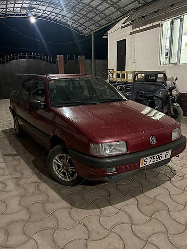 Volkswagen Passat: 1988 г., Седан
