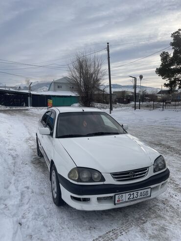 Toyota: Toyota Avensis: 2000 г., 2 л, Механика, Бензин, Седан