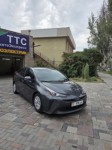 экономия бензин: Toyota Prius: 2019 г., Автомат, Гибрид, Хэтчбэк — 2