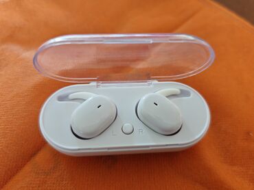 Slušalice: Prodajem bežičnie Bluetooth slušalice sa kućištima. 1) Bela TWS — 7
