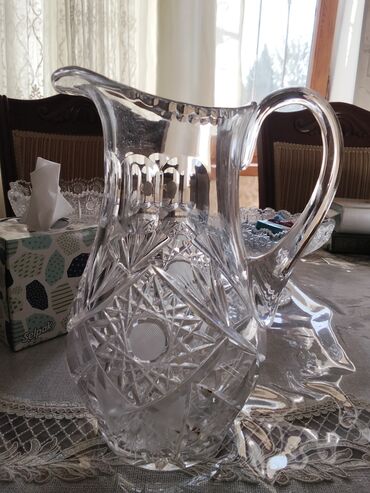 qrafinler: Xrustal, 2 l, Çexiya