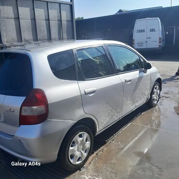 Honda: Honda Fit: 2002 г., 1.3 л, Автомат, Бензин, Хэтчбэк — 4