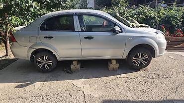 жак ж7: Chevrolet Aveo: 2010 г., 1.4 л, Кол менен иштөөчү, Бензин, Седан — 2