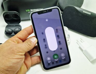 Apple iPhone: IPhone 11 Pro, Б/у, 128 ГБ, Черный, Зарядное устройство, 100 % — 25