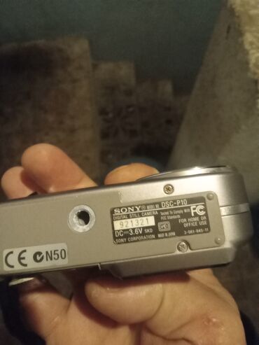 Fotokameralar: Sony Cyber-shot DSC-P10 rəqəmsal fotoaparat Xüsusiyyətlər: - Model — 17