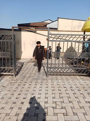 Продажа другой коммерческой недвижимости: Срочно срочно продается коммерческое помещение 105 квм город ош ул — 4