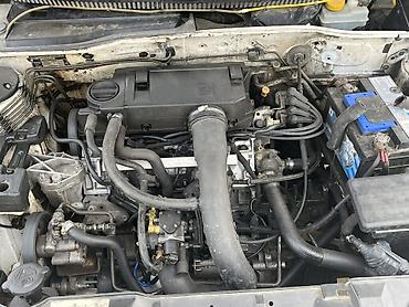 Digər avtomobillər: Satılır: Ağ rəngli sedan Texniki xüsusiyyətlər və detallı təsvir: - — 4