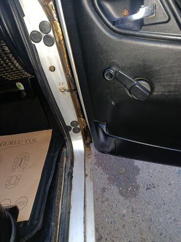 QAZ: QAZ 3110: 2.4 l | 2003 il 182000 km Sedan — 8