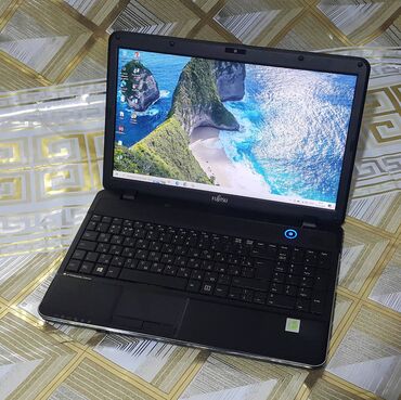 Noutbuk və netbuklar: Intel Core i5, 8 GB, 15.6 "