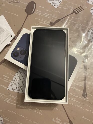 Apple iPhone: IPhone 13, Qara, Simsiz şarj — 4