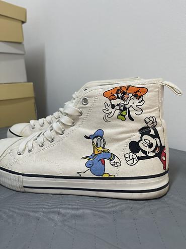 converse canta: Rəng - Ağ Krossovkalar, Disney, Ölçü: 37, Uniseks — 1