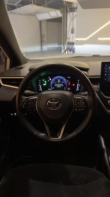 Toyota: Toyota Corolla: 2023 г., 1.8 л, Вариатор, Гибрид, Седан — 6