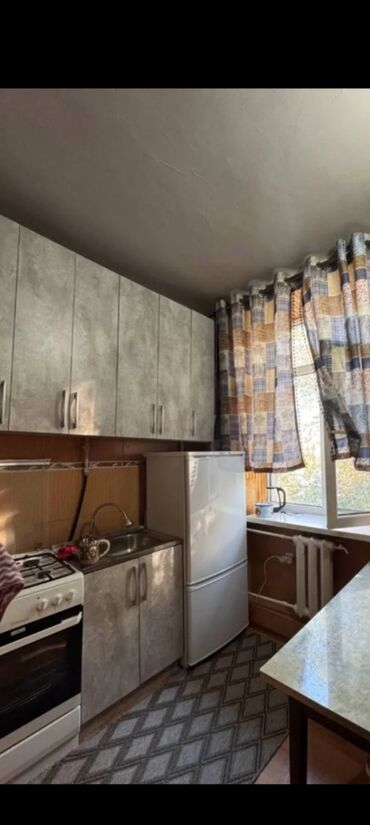 квартиры в бишкек на долгий срок: 1 бөлмө, Риелтор, Чогуу жашоосу жок, Жарым -жартылай эмереги бар