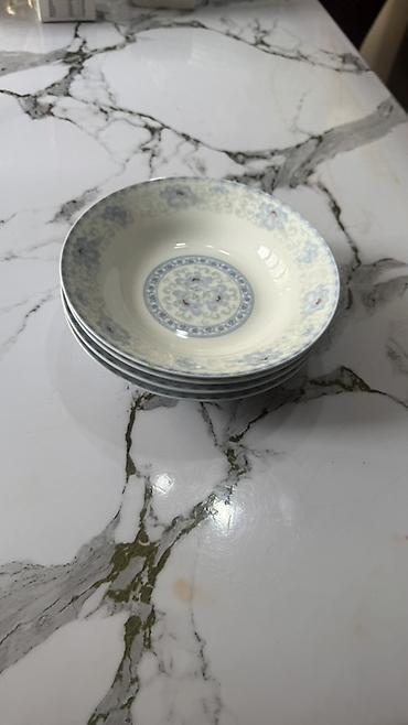 Наборы посуды: Набор белой посуды из керамики/фарфора в классическом минималистичном — 9