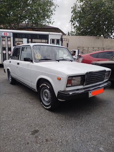 ваза стеклянная прозрачная высокая без узора: VAZ (LADA) 2107: 1.6 l | 2004 il 36600 km Sedan