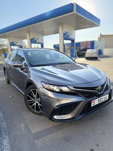 Toyota Camry: 2021 г., 2.5 л, Автомат, Бензин, Седан