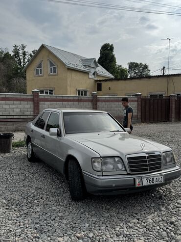 срочно продать машину: Mercedes-Benz E-Class: 1995 г., 2 л, Автоматтык, Бензин, Седан