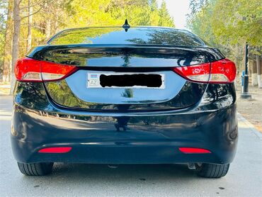 Hyundai: Hyundai Elantra: 1.8 l | 2013 il Sedan — 5